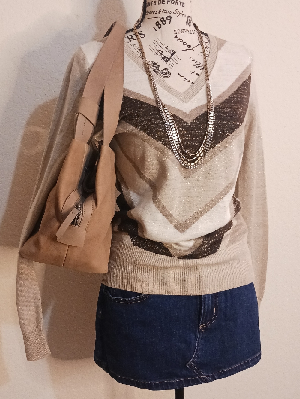 New York & Company Beige and Brown V-Neck Chevron Sweater - Picture 3 of 7